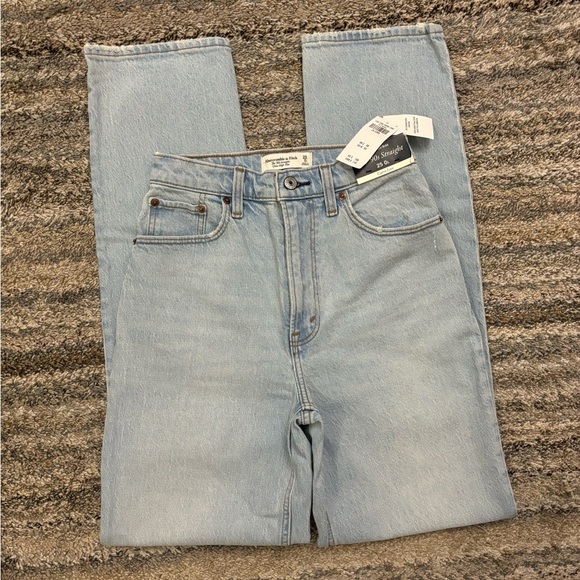 Abercrombie Curve Love Ultra High Rise 90’s Straight Jeans Sz 25L | Abercrombie - Picture 7 of 14